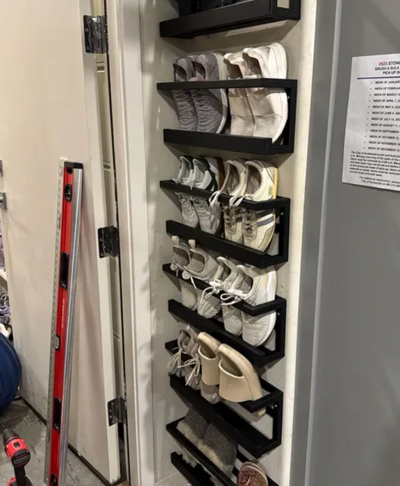 Entryway open floating rack