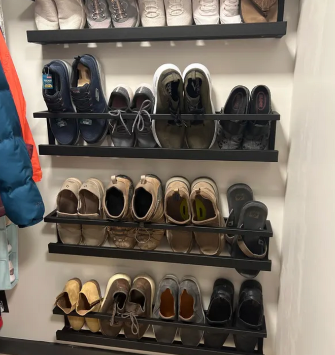 Entryway open floating rack