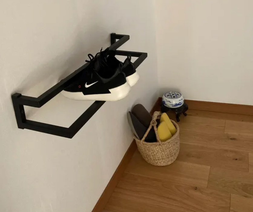 Entryway wall shoe rack